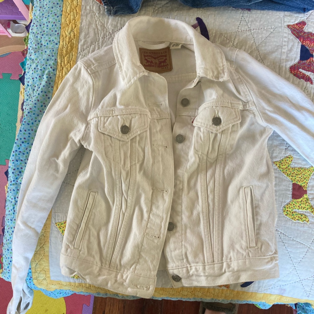 Levi’s white denim jacket XS